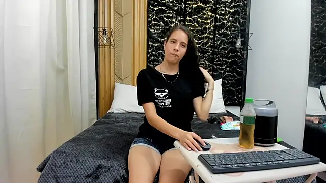 MiaCours online show from February 24, 2026, 6:53 pm