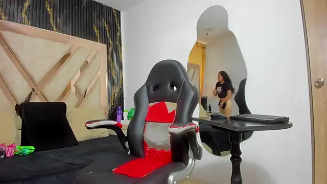 Snapshot of MiaCours chatting on October 11, 2025, 1:34 pm MiaCours online show from October 11, 2025, 1:34 pm