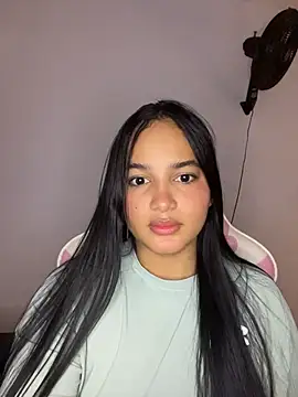 Andrea-Lu online show from October 9, 2025, 12:44 am