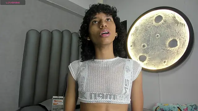 Snapshot of venus-03 chatting on October 17, 2025, 3:54 am venus-03 online show from October 17, 2025, 3:54 am