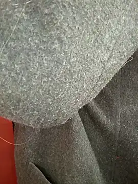 Mia-Glow online show from November 10, 2025, 1:05 pm