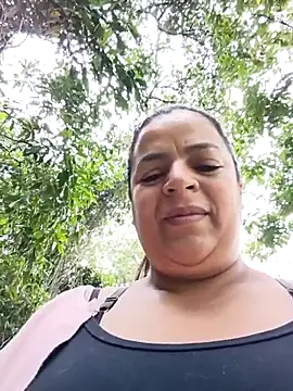 Snapshot of Mia-Glow chatting on February 24, 2026, 1:23 pm Mia-Glow online show from February 24, 2026, 1:23 pm