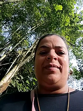 Snapshot of Mia-Glow chatting on February 20, 2026, 12:29 pm Mia-Glow online show from February 20, 2026, 12:29 pm