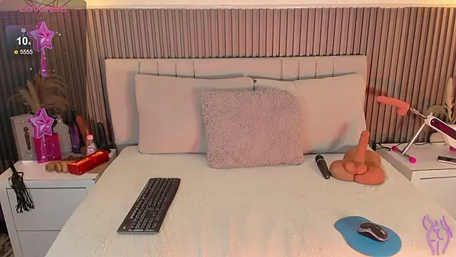 PAULETEJOHNSON online show from January 19, 2026, 3:21 am