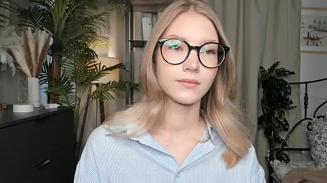 ChinBonnell online show from October 18, 2025, 5:42 am