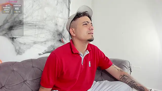 OwenStonne  online show from October 17, 2025, 4:05 am