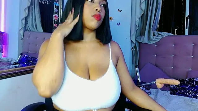 Snapshot of Saori_Evans chatting on October 14, 2025, 2:12 am Saori Evans online show from October 14, 2025, 2:12 am