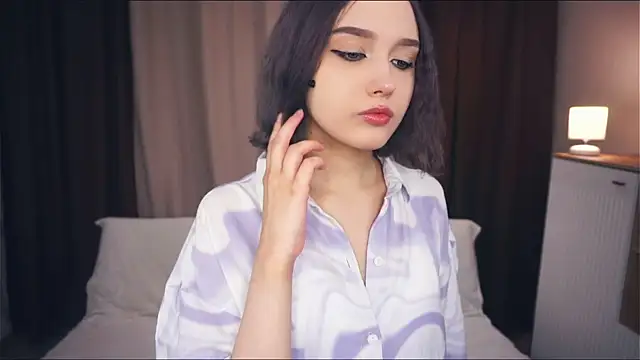 KelleLillie online show from September 16, 2025, 6:53 pm