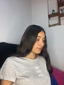 hotwife26 online show from April 28, 2026, 2:27 am