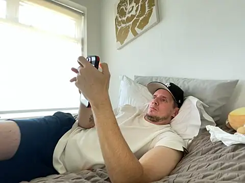 shyandchilling online show from September 25, 2025, 12:33 pm