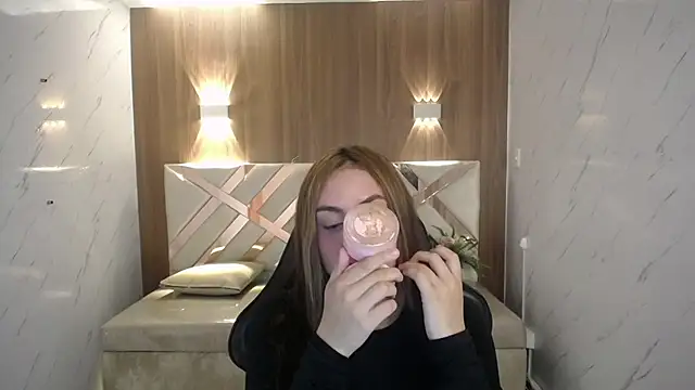 Snapshot of mia_millan_b chatting on September 30, 2025, 8:15 pm mia millan b online show from September 30, 2025, 8:15 pm