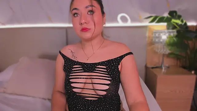 ChloeeMonroee online show from October 18, 2025, 12:07 pm