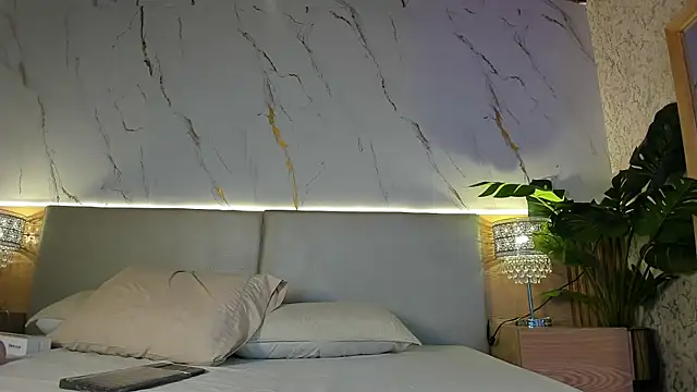 ChloeeMonroee online show from November 11, 2025, 11:38 am