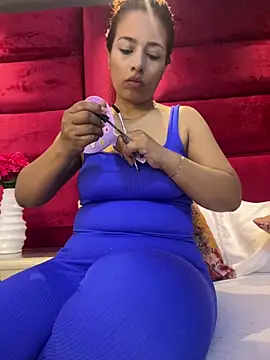 VictoriaFerro online show from July 4, 2026, 12:43 pm