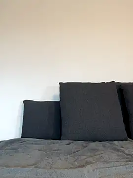 Snapshot of LauraLuxxx chatting on November 14, 2025, 8:18 am LauraLuxxx online show from November 14, 2025, 8:18 am