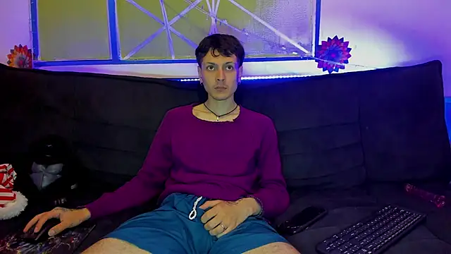 Dioniso guy8 online show from December 19, 2025, 8:33 pm