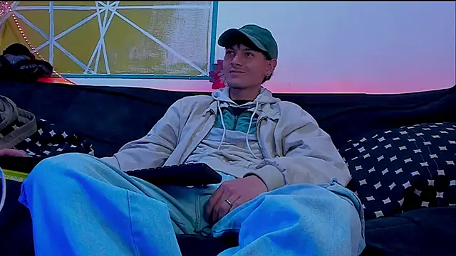 Dioniso guy8 online show from April 2, 2026, 8:59 pm