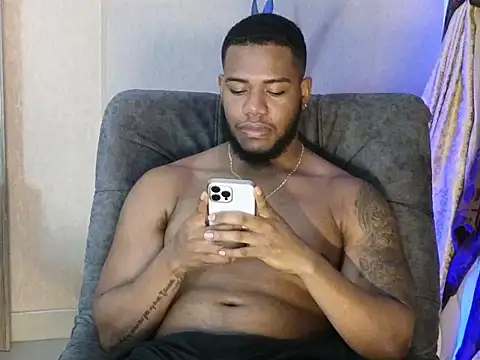 Snapshot of BenjaminCol_ chatting on October 21, 2025, 10:31 pm BenjaminCol  online show from October 21, 2025, 10:31 pm