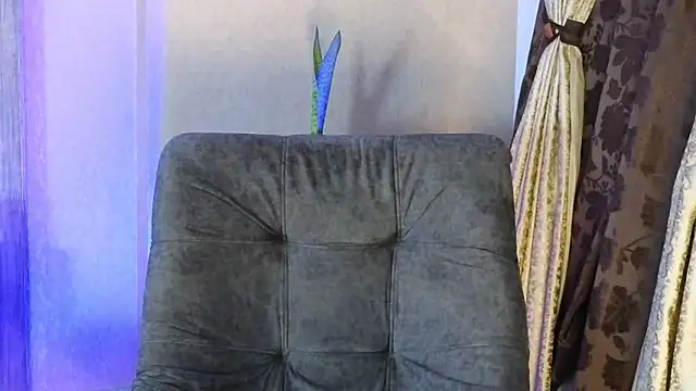 Snapshot of BenjaminCol_ chatting on October 24, 2025, 1:37 am BenjaminCol  online show from October 24, 2025, 1:37 am