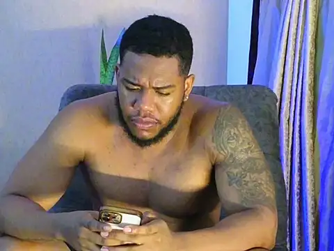 Snapshot of BenjaminCol_ chatting on September 12, 2025, 5:13 pm BenjaminCol  online show from September 12, 2025, 5:13 pm