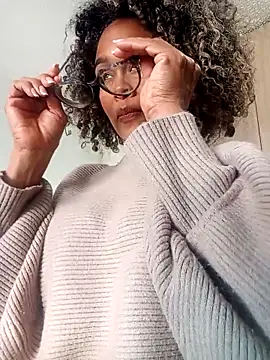 BiiancaEstradaa online show from February 8, 2026, 9:45 pm