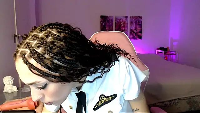 Sofia Amour online show from October 27, 2025, 10:11 pm