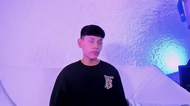 Snapshot of zeus_blaze chatting on September 30, 2025, 8:37 pm zeus blaze online show from September 30, 2025, 8:37 pm