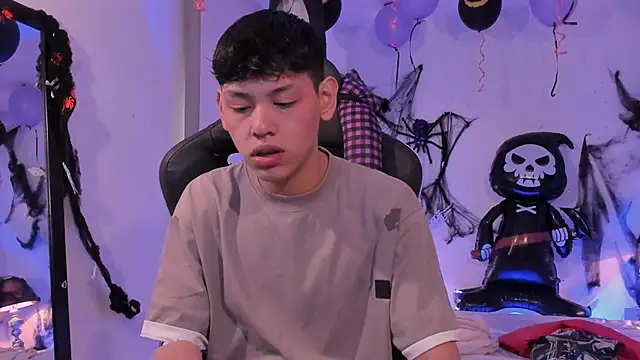 Snapshot of zeus_blaze chatting on October 24, 2025, 12:15 pm zeus blaze online show from October 24, 2025, 12:15 pm