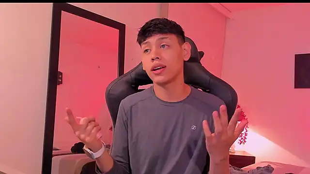 Snapshot of zeus_blaze chatting on September 25, 2025, 9:04 am zeus blaze online show from September 25, 2025, 9:04 am