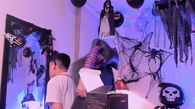 Snapshot of zeus_blaze chatting on October 9, 2025, 12:38 pm zeus blaze online show from October 9, 2025, 12:38 pm