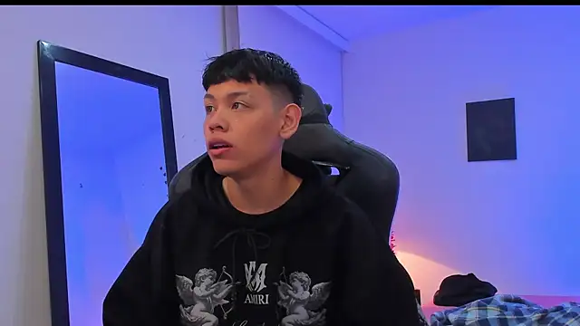 Snapshot of zeus_blaze chatting on September 20, 2025, 7:57 am zeus blaze online show from September 20, 2025, 7:57 am