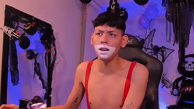 Snapshot of zeus_blaze chatting on October 16, 2025, 4:54 am zeus blaze online show from October 16, 2025, 4:54 am