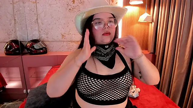 Lushi Love online show from November 5, 2025, 10:02 pm