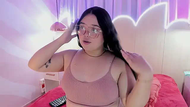 Snapshot of Lushi_Love chatting on September 18, 2025, 7:17 pm Lushi Love online show from September 18, 2025, 7:17 pm