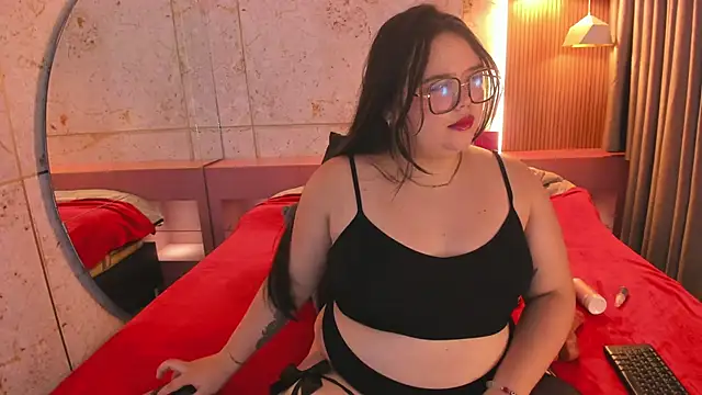 Lushi Love online show from February 7, 2026, 1:02 am