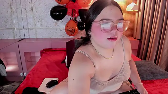 Snapshot of Lushi_Love chatting on October 16, 2025, 7:33 pm Lushi Love online show from October 16, 2025, 7:33 pm