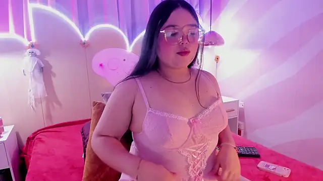 Snapshot of Lushi_Love chatting on October 10, 2025, 7:47 pm Lushi Love online show from October 10, 2025, 7:47 pm