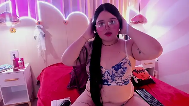 Snapshot of Lushi_Love chatting on October 20, 2025, 7:47 pm Lushi Love online show from October 20, 2025, 7:47 pm