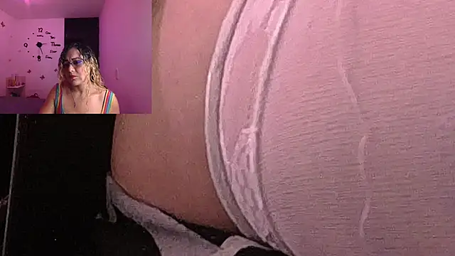 Snapshot of Skarleth_Diaz chatting on October 17, 2025, 4:05 am Skarleth Diaz online show from October 17, 2025, 4:05 am