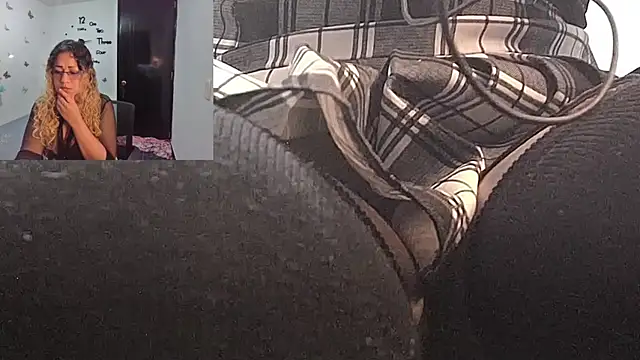 Snapshot of Skarleth_Diaz chatting on October 12, 2025, 3:30 am Skarleth Diaz online show from October 12, 2025, 3:30 am