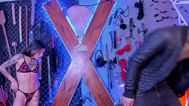 Warick and Aria bdsm  online show from November 15, 2025, 11:53 pm