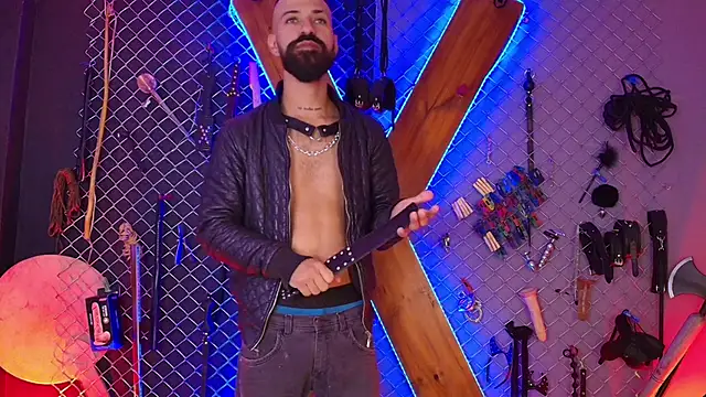 Warick and Aria bdsm  online show from September 26, 2025, 3:46 am