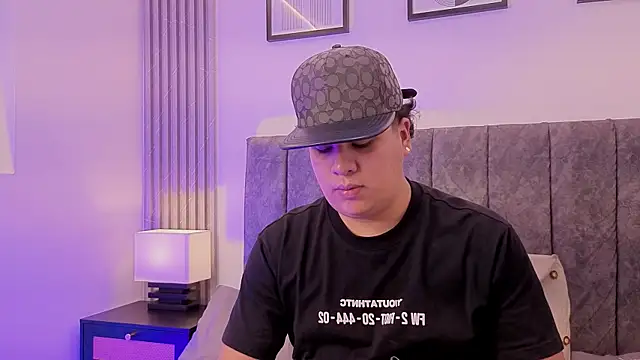 Snapshot of Naim_Bennetsex chatting on September 19, 2025, 4:44 pm Naim Bennetsex online show from September 19, 2025, 4:44 pm