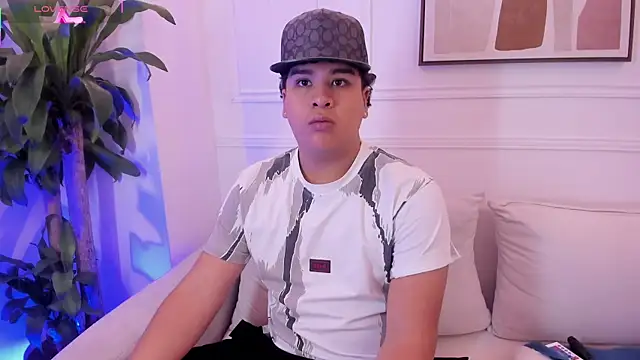 Snapshot of Naim_Bennetsex chatting on September 23, 2025, 3:19 pm Naim Bennetsex online show from September 23, 2025, 3:19 pm