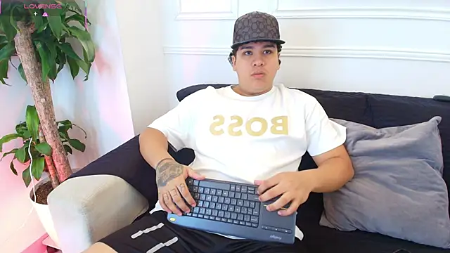 Snapshot of Naim_Bennetsex chatting on October 2, 2025, 6:44 pm Naim Bennetsex online show from October 2, 2025, 6:44 pm