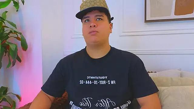 Naim Bennetsex online show from April 6, 2026, 6:09 pm