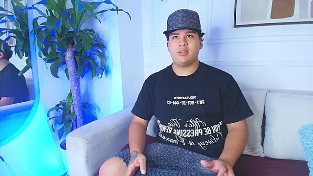 Snapshot of Naim_Bennetsex chatting on October 9, 2025, 6:19 pm Naim Bennetsex online show from October 9, 2025, 6:19 pm