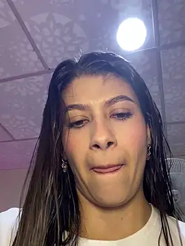 Lenapink19 online show from March 3, 2026, 10:28 pm