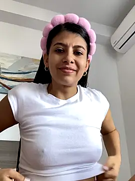 Snapshot of Lenapink19 chatting on October 18, 2025, 8:44 pm Lenapink19 online show from October 18, 2025, 8:44 pm