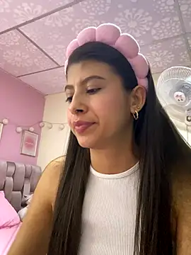 Snapshot of Lenapink19 chatting on November 4, 2025, 9:40 pm Lenapink19 online show from November 4, 2025, 9:40 pm